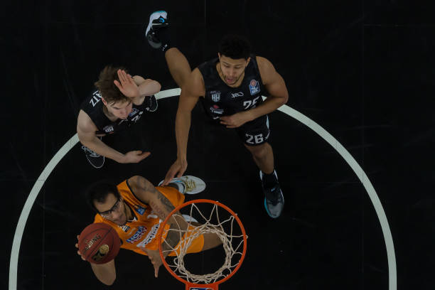 为球队防线 为球队防线