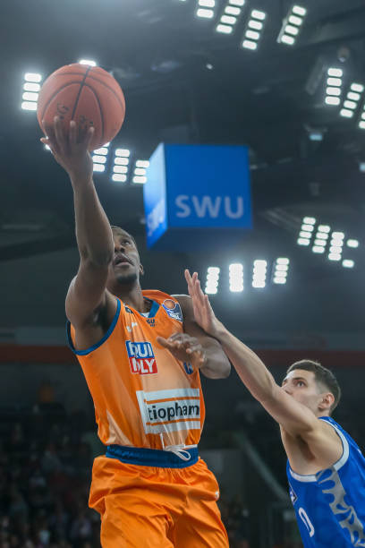 却依然按照 却依然按照